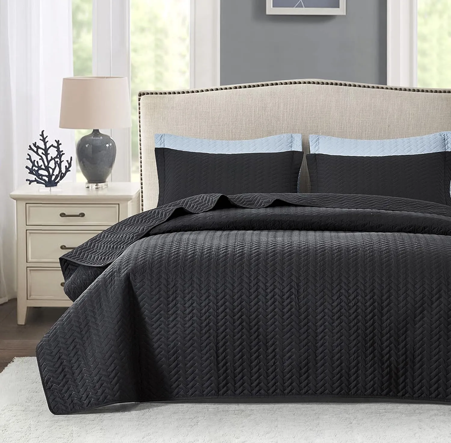 Maple&Stone Quilt Set King Size, Lightweight Black Bedspread Ultrasonic Chevron Pattern Light Coverlet for All Season Comforter Bedding Decor - 3 Piece King Bed Cover Sets
