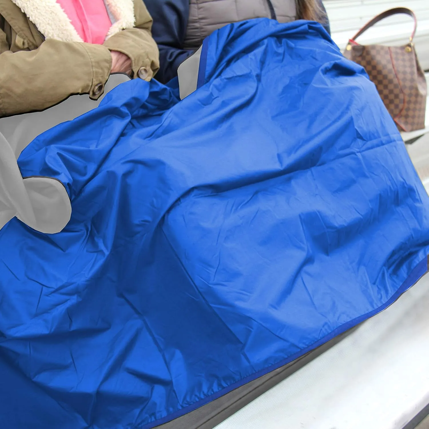 Threadart Outdoor Rainproof & Windproof Thick Stadium Blanket | for Camping, Picnic, Sports, Festivals, Football, Baseball, Concerts, Parks, Beach 55" x 79"
